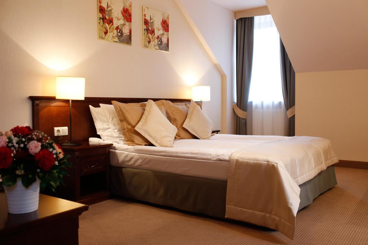 Hotel Nowodwory เชียคานอเวียตซ์ ภายนอก รูปภาพ