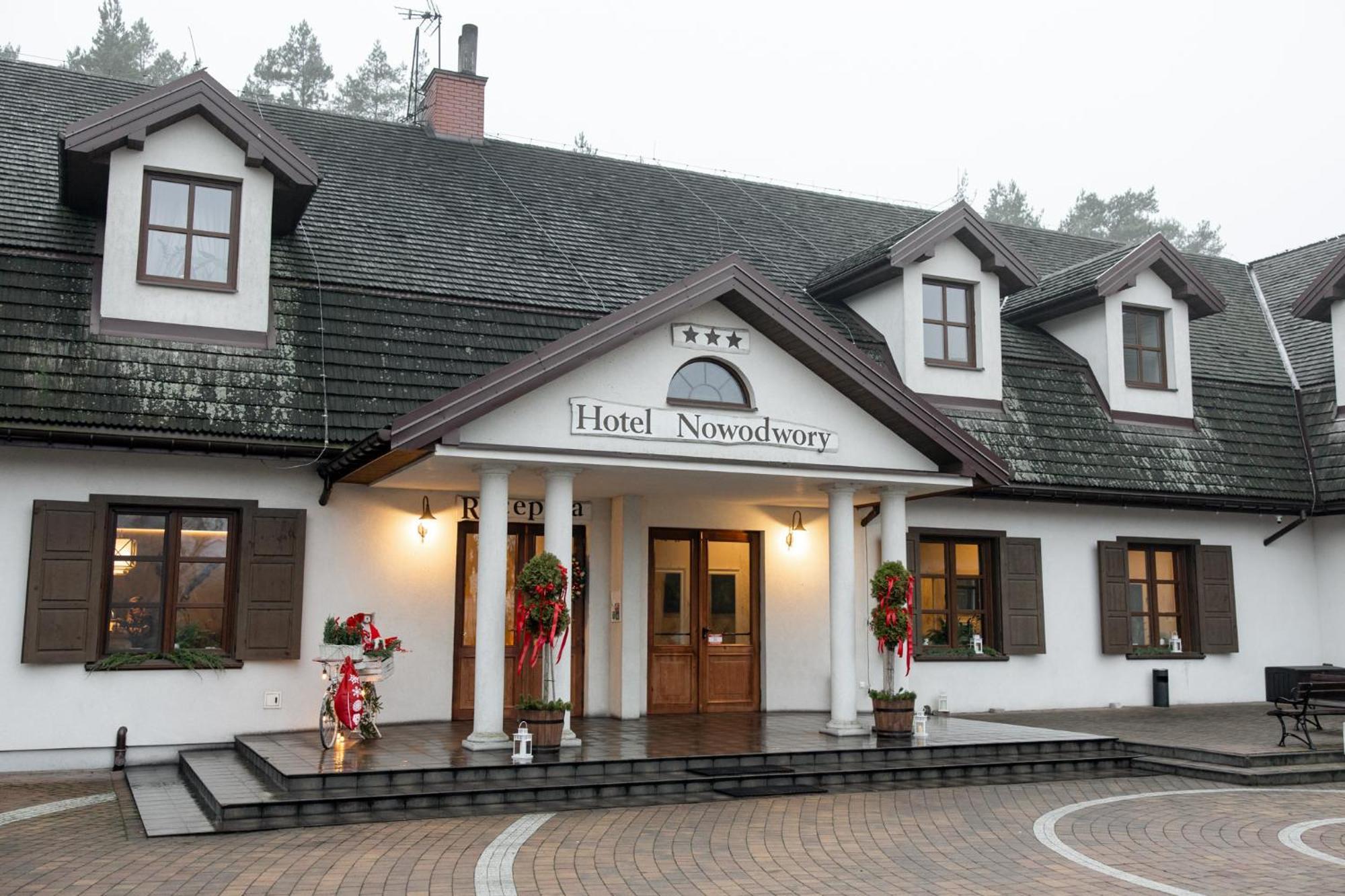 Hotel Nowodwory เชียคานอเวียตซ์ ภายนอก รูปภาพ