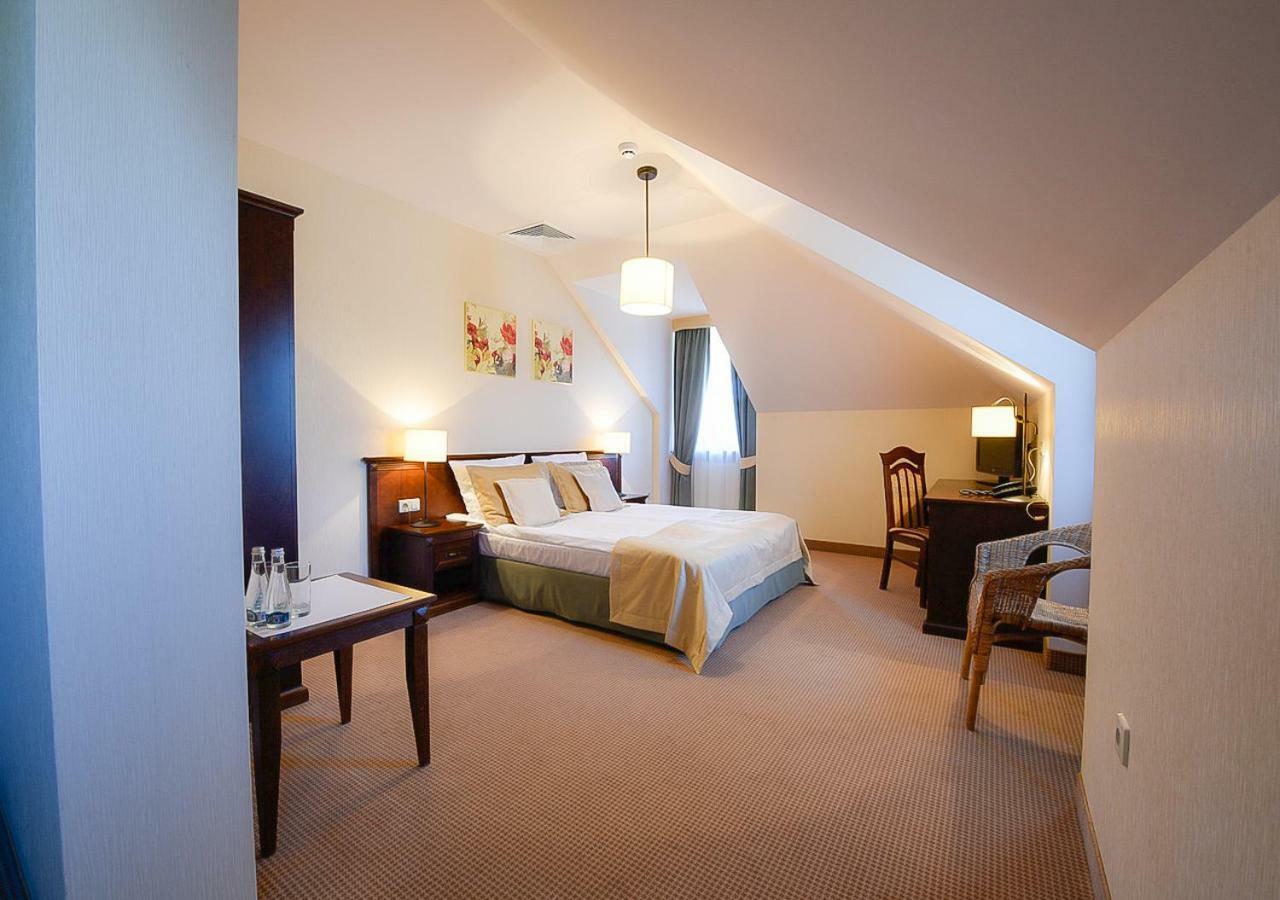 Hotel Nowodwory เชียคานอเวียตซ์ ภายนอก รูปภาพ