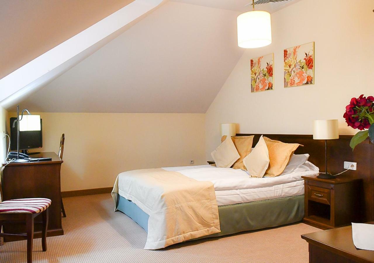Hotel Nowodwory เชียคานอเวียตซ์ ภายนอก รูปภาพ