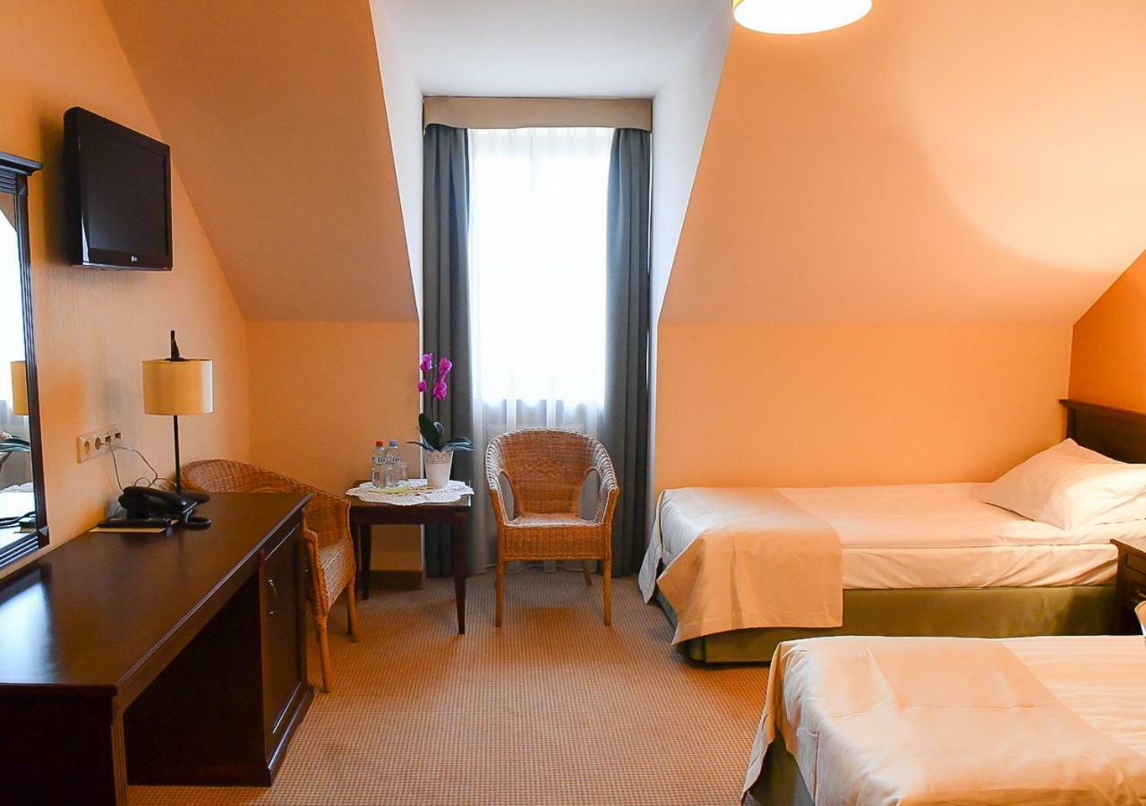 Hotel Nowodwory เชียคานอเวียตซ์ ภายนอก รูปภาพ
