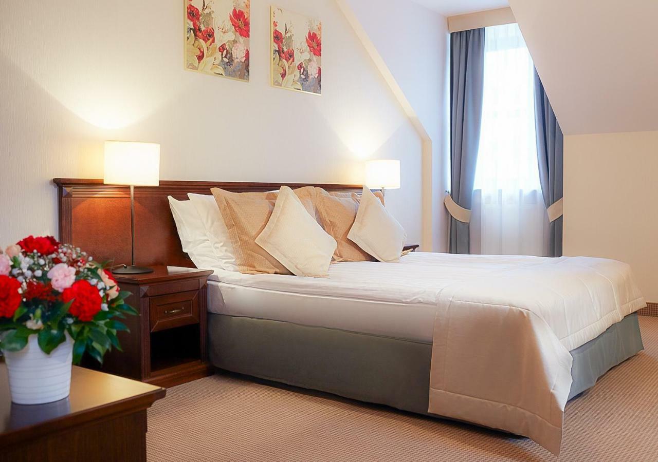 Hotel Nowodwory เชียคานอเวียตซ์ ภายนอก รูปภาพ