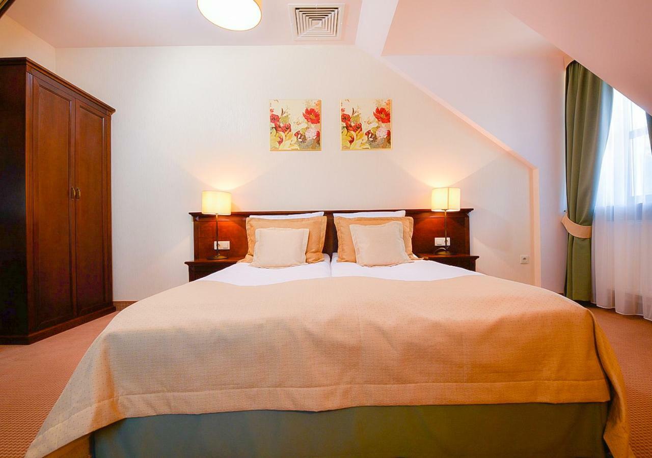 Hotel Nowodwory เชียคานอเวียตซ์ ภายนอก รูปภาพ