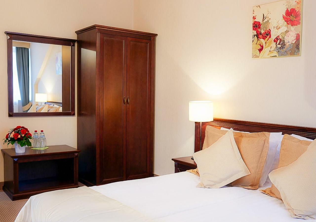 Hotel Nowodwory เชียคานอเวียตซ์ ภายนอก รูปภาพ