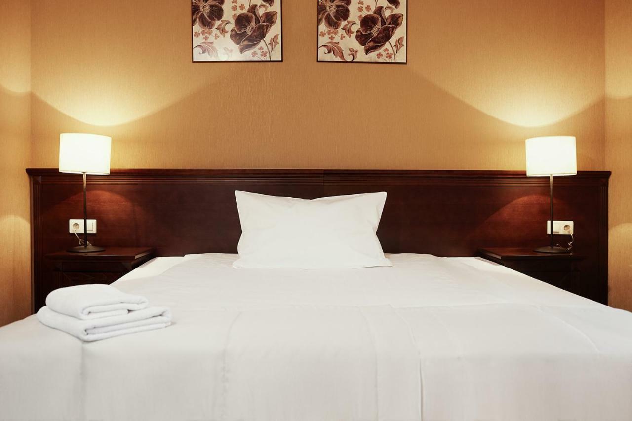 Hotel Nowodwory เชียคานอเวียตซ์ ภายนอก รูปภาพ