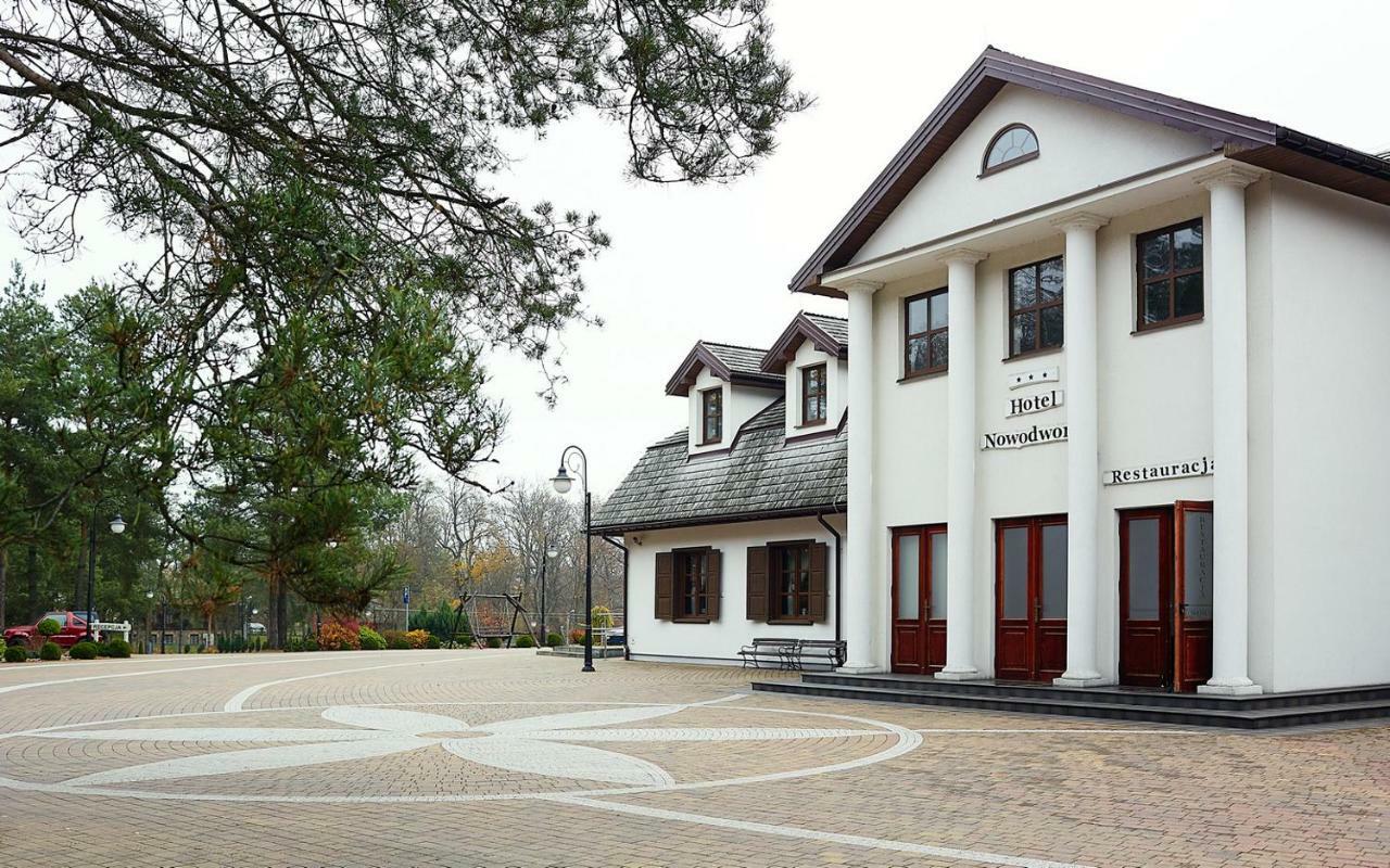 Hotel Nowodwory เชียคานอเวียตซ์ ภายนอก รูปภาพ